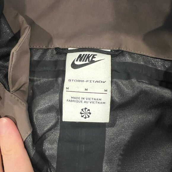 Nike Sportswear Storm Fit Shell Hooded Rain Jacket ADV Size Medium - Picture 6 of 7
